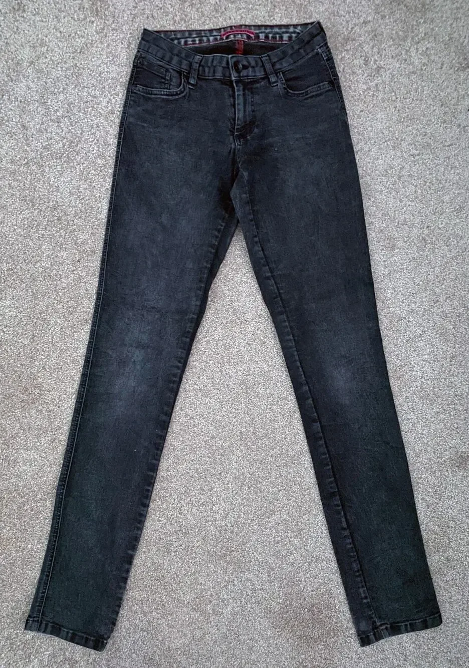 Alice + Olivia Dark Gray/Black Skinny Jeans, Size 24